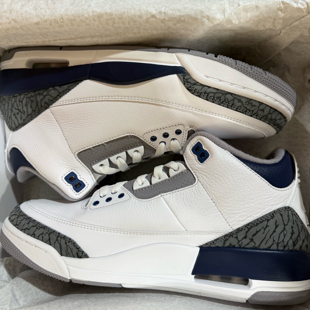 Jordan 3  White and Dark Gray Sneakers size 9.5m